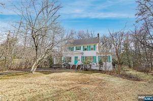 featured image of 115 Jones Rd