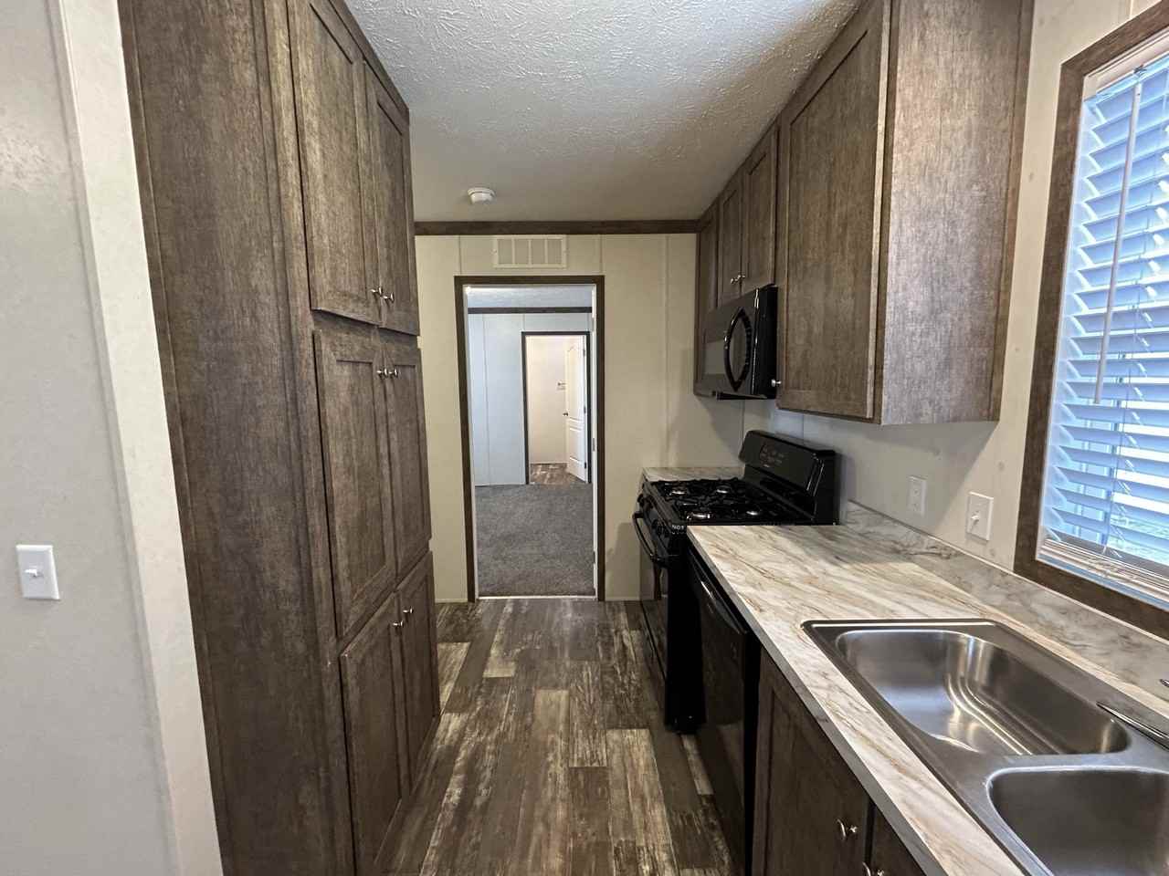 405 Nevada #405 - Photo 2 of 11