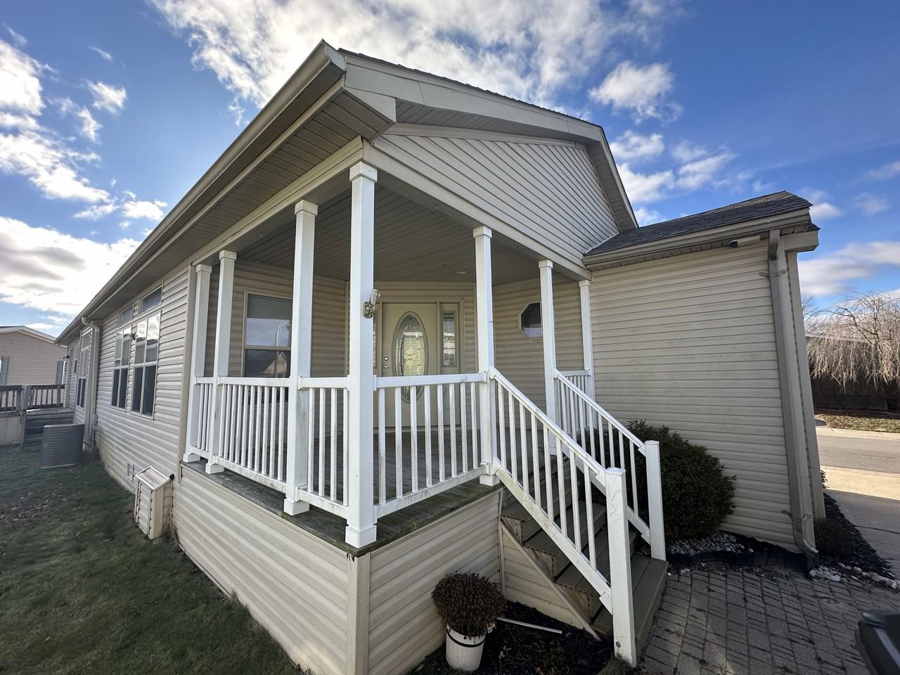 Laurel Oak Ln #291 - Photo 2 of 12