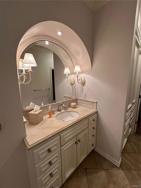 232 Jasmine Ave - Photo 3 of 8