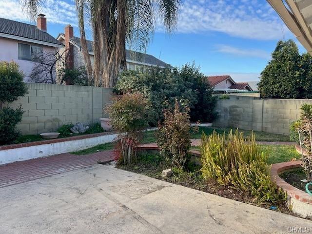 15503 Caulfield Ave - Photo 2 of 8