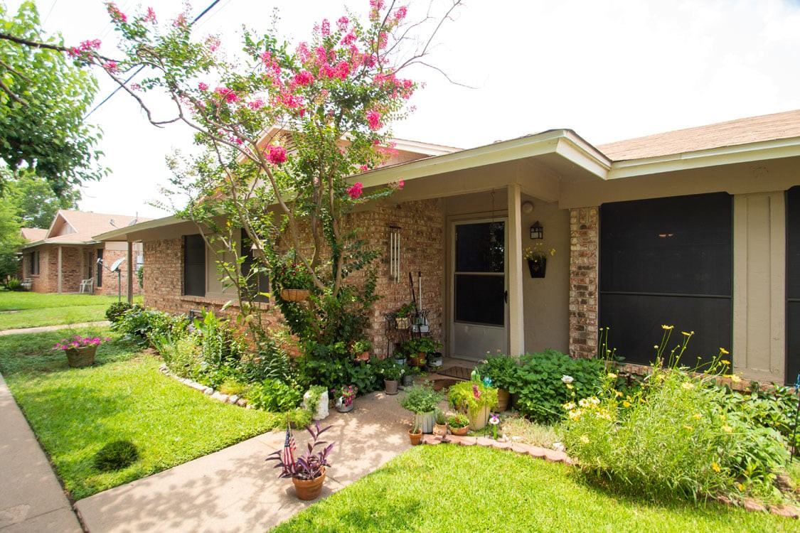 Sunscape Apartments - Photo 5 of 27