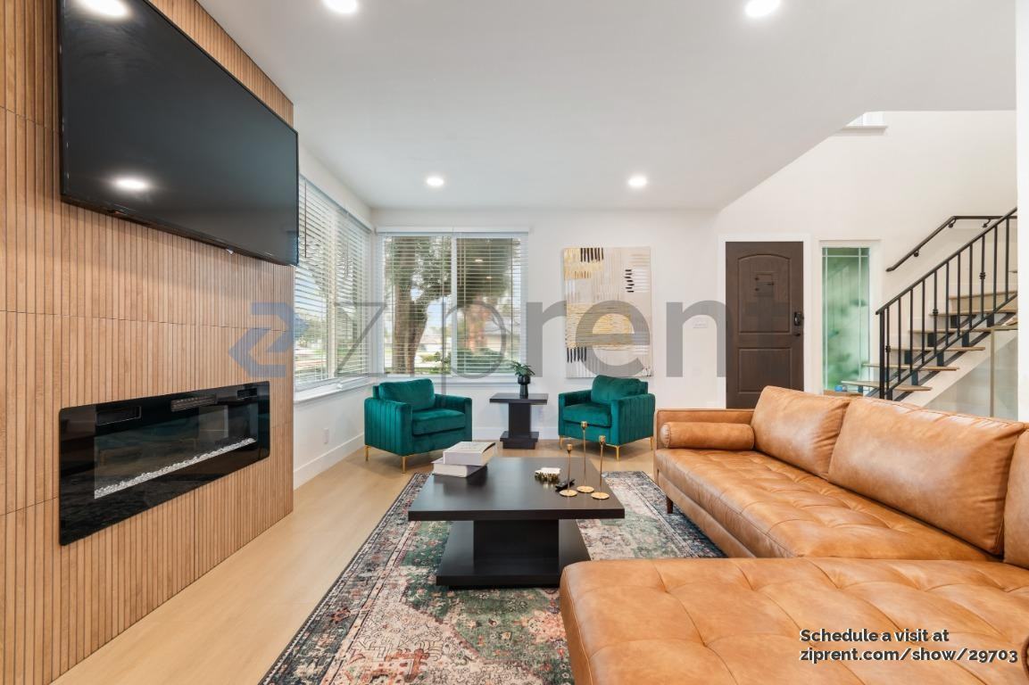 5369 Entrada Cedros - Photo 2 of 28