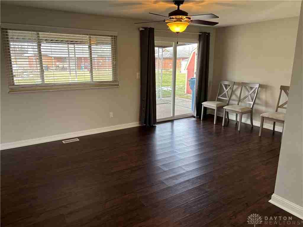 7721 Sharsted Cir - Photo 3 of 14