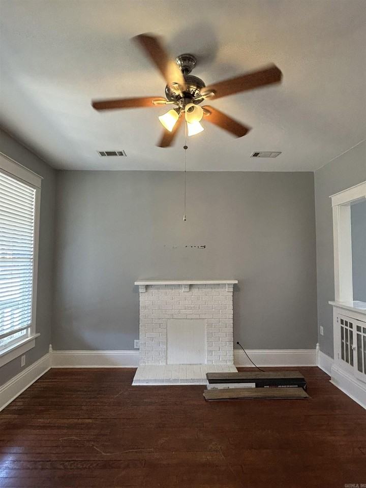 1601 Hanger St Unit A - Photo 3 of 14