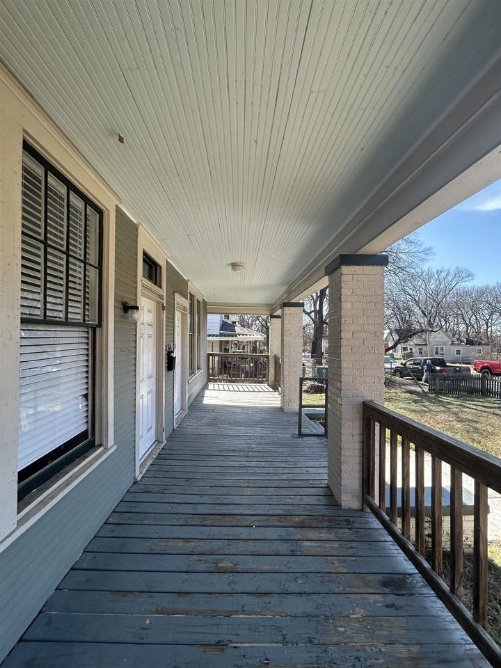 1601 Hanger St Unit B - Photo 2 of 11