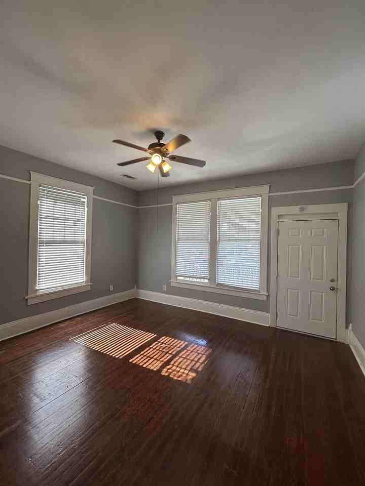 1601 Hanger St Unit B - Photo 4 of 11