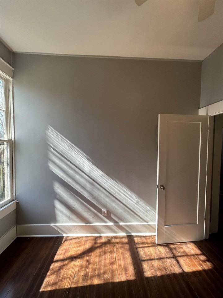 1601 Hanger St Unit B - Photo 7 of 11