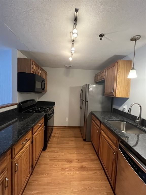 132 W Meadow Rd ##9 - Photo 5 of 12