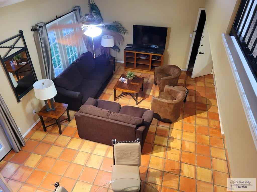 121 Balboa Rd - Photo 4 of 12