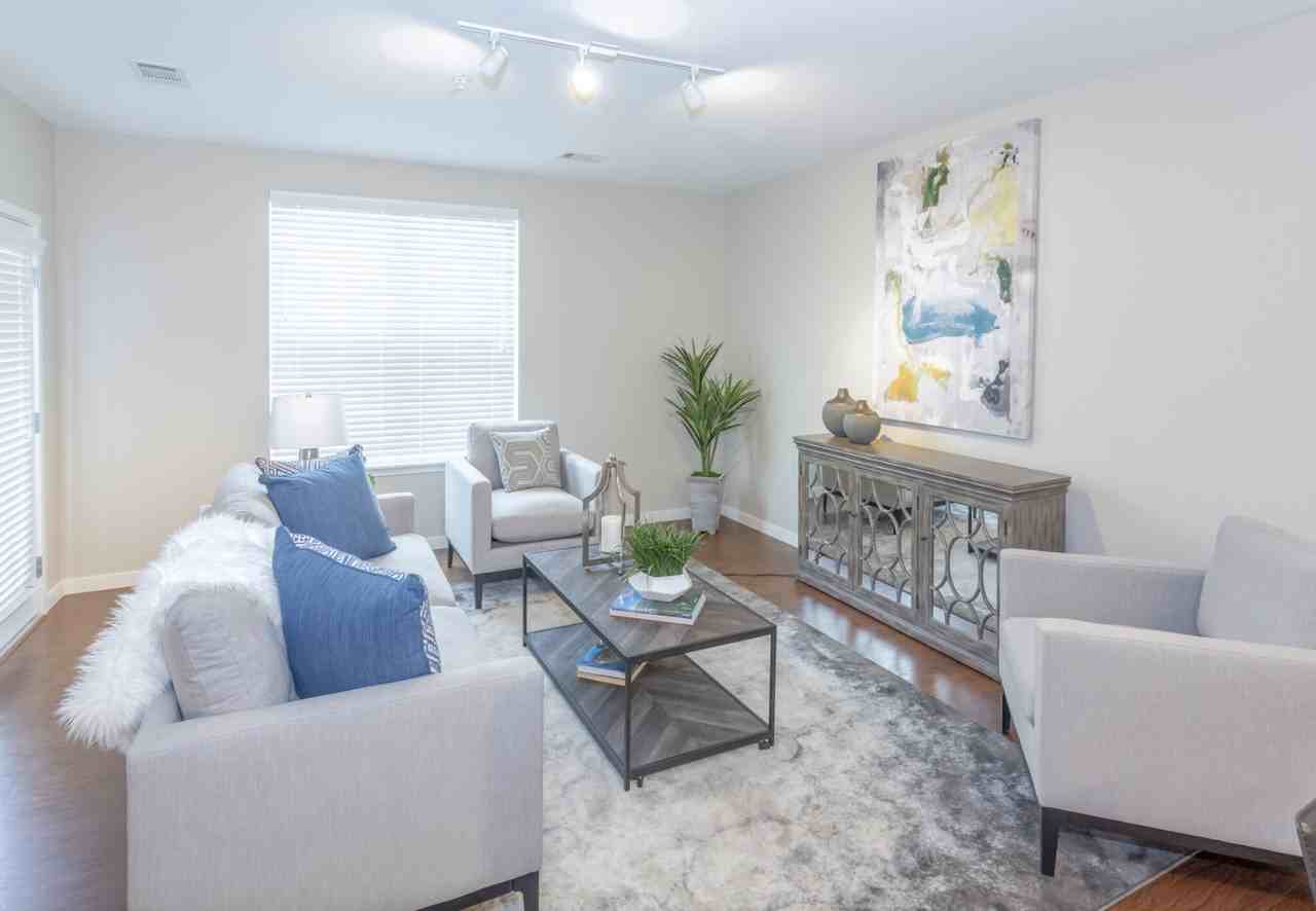 320 N Ellsworth St #312 - Photo 3 of 12