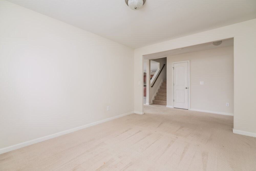 1345 Lowenstein St - Photo 7 of 17