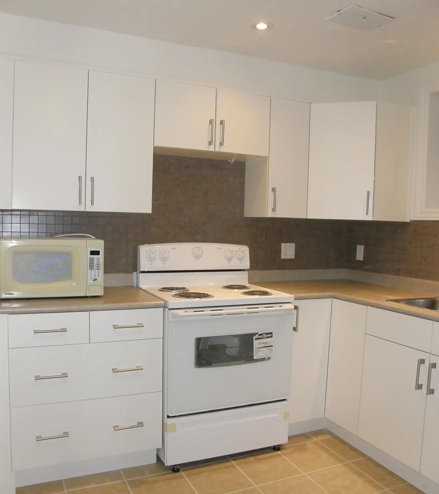 43 Hearthstone Crescent - Photo 3 of 10