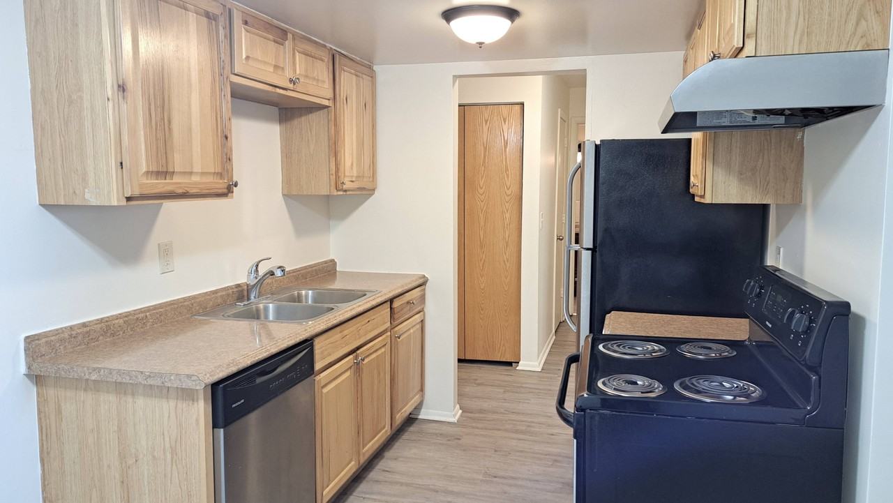 Beard Ave Apartments - Photo 3 of 26