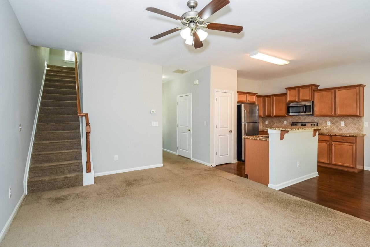 149 Terrace Walk - Photo 5 of 15