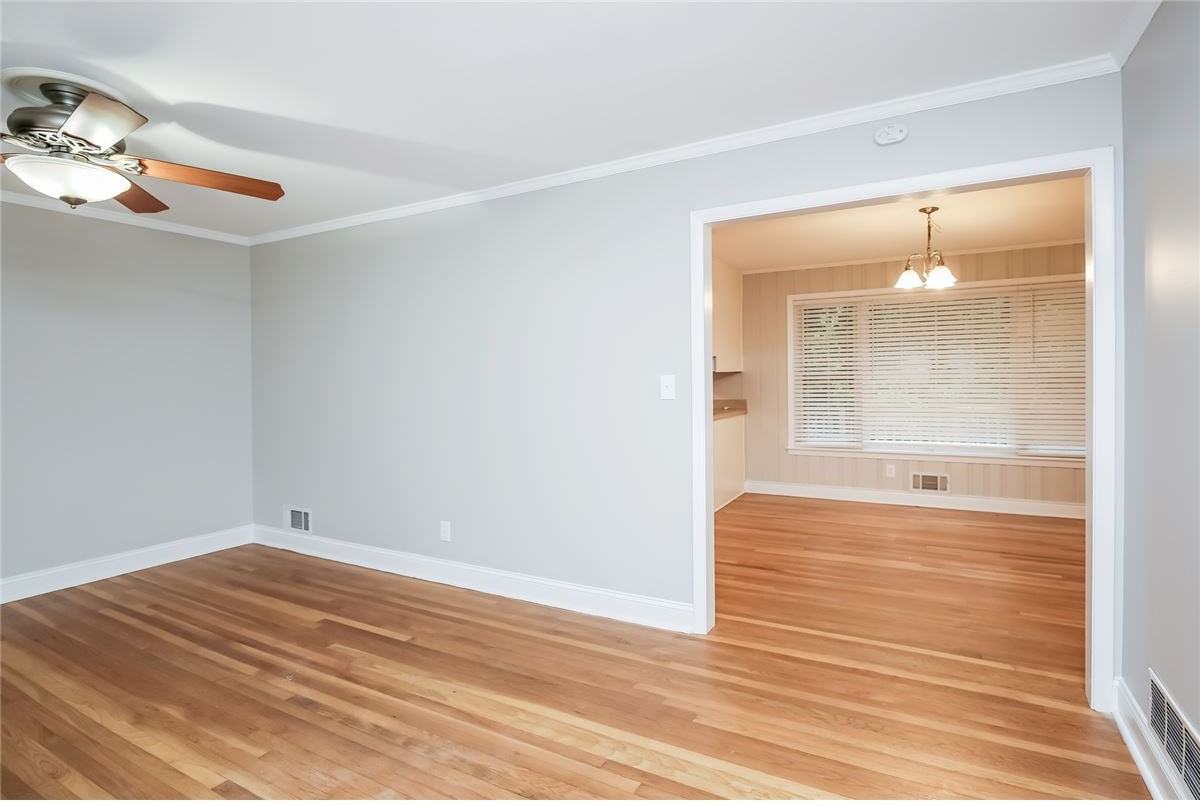 384 Charles Pl - Photo 3 of 18