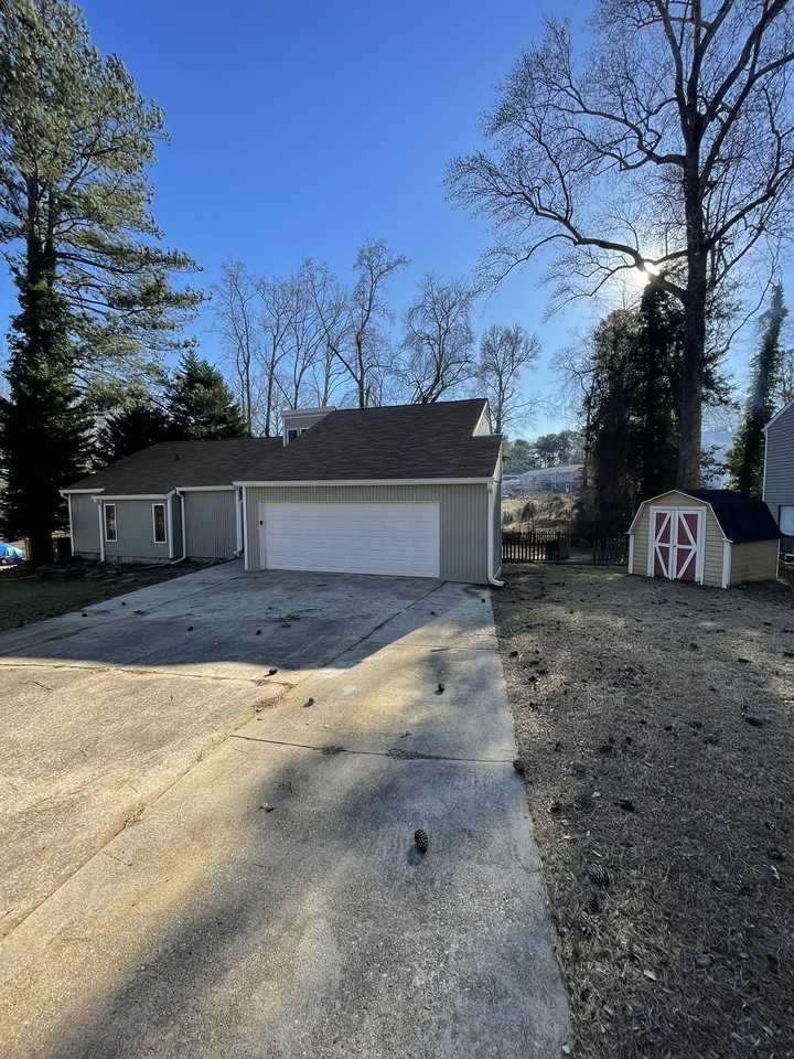 6855 Oakland Dr - Photo 2 of 37