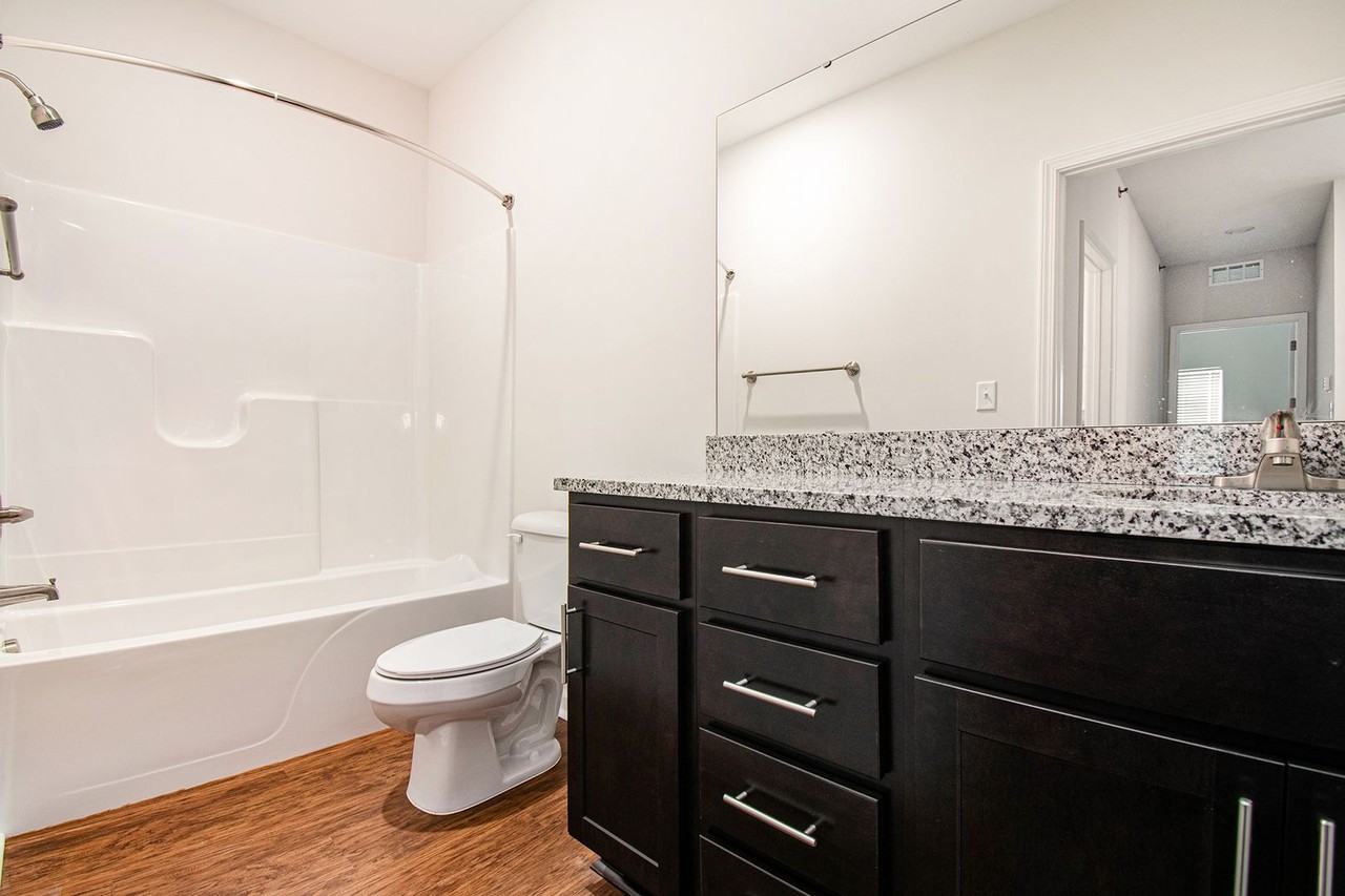 1006 South Indiana Avenue - Photo 4 of 9