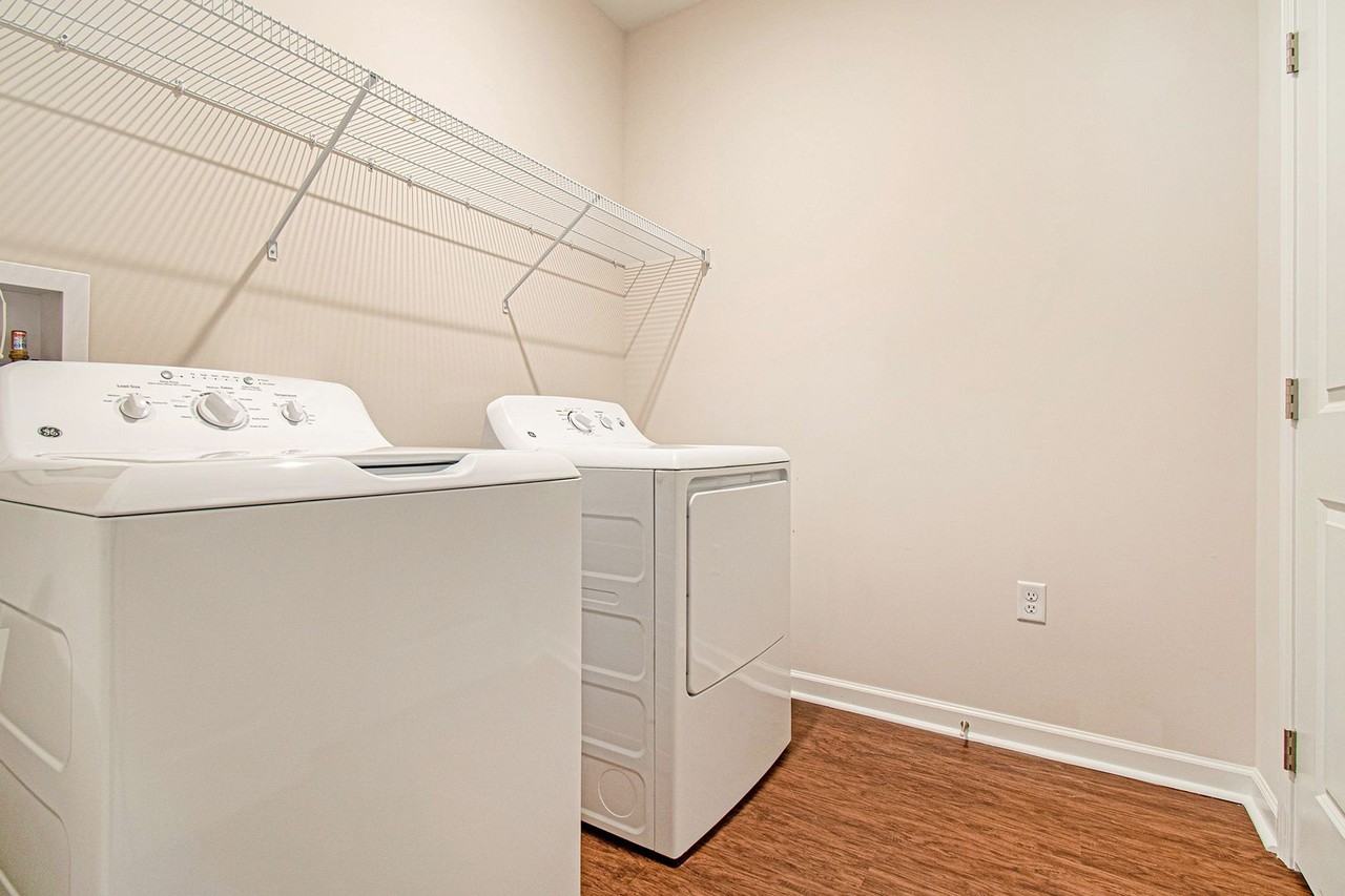 1006 South Indiana Avenue - Photo 5 of 9