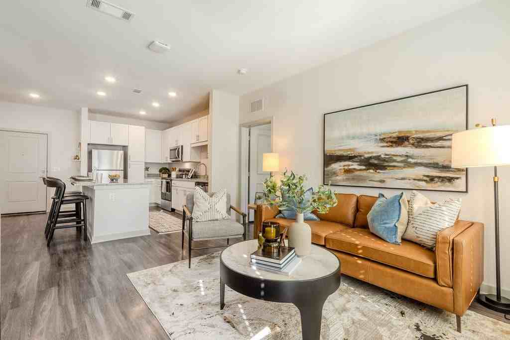 Story University North - Photo 3 of 23