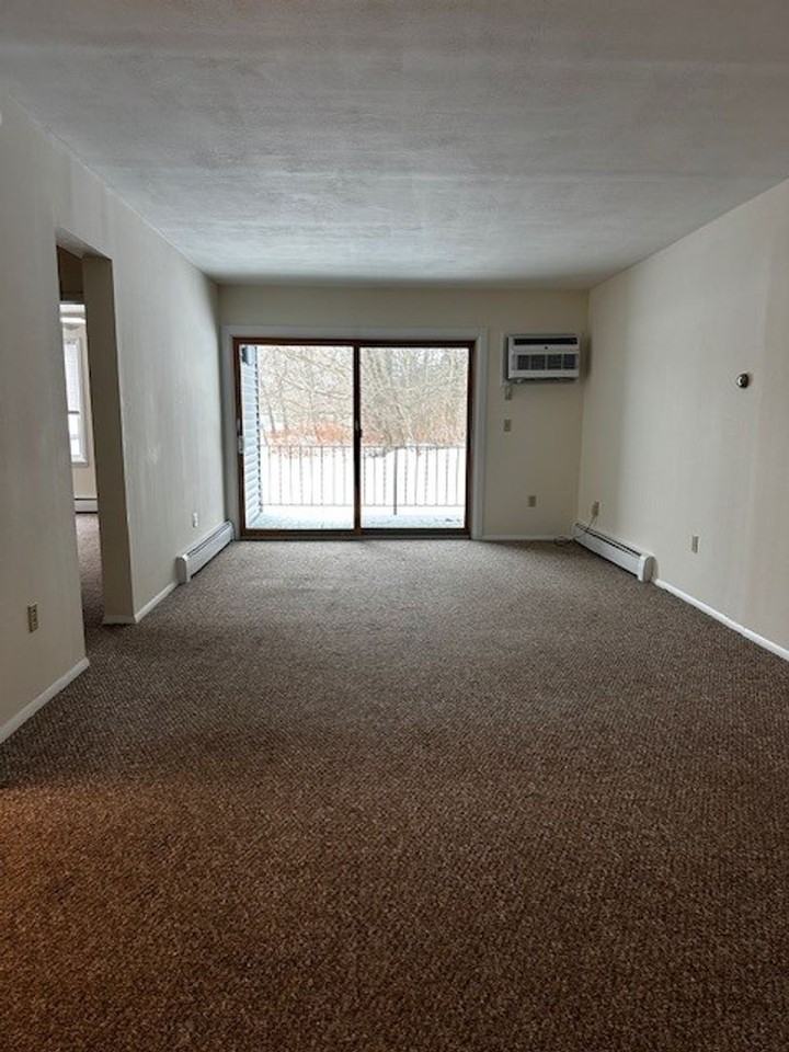 Hillside House Apartments - Photo 3 of 6