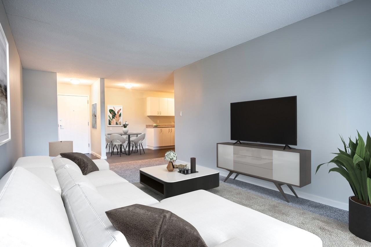 Bond - Photo 3 of 10