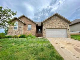 featured image of 5221 E Blaine St