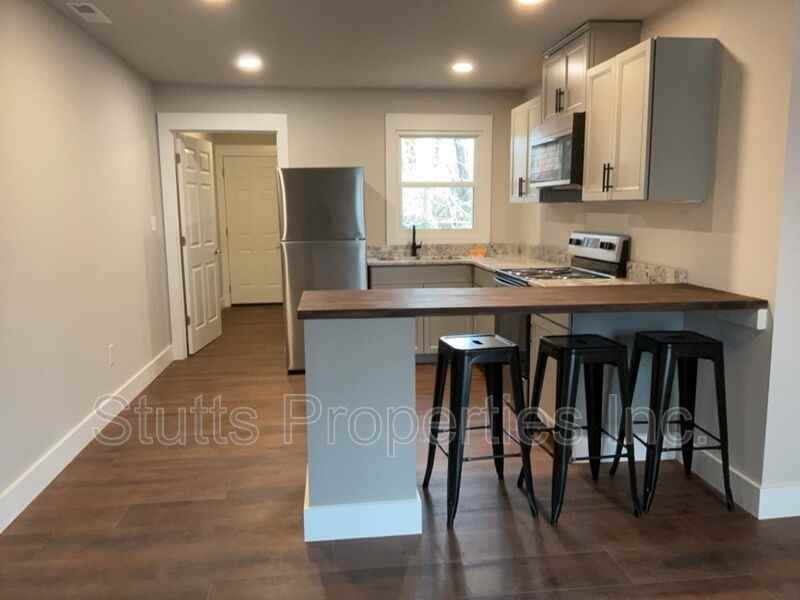 645 Rivermont Rd - Photo 3 of 11