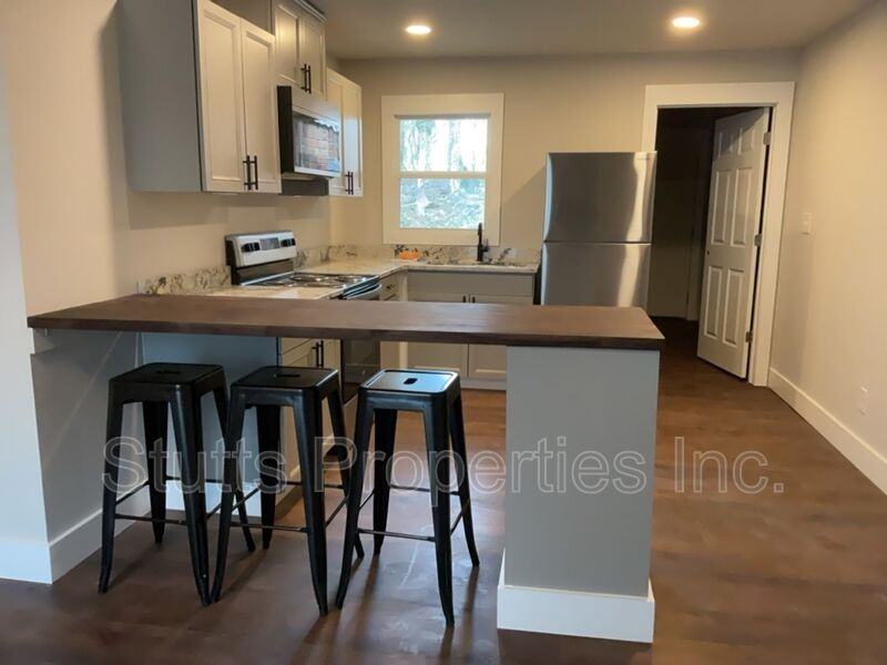 643 Rivermont Rd - Photo 3 of 11