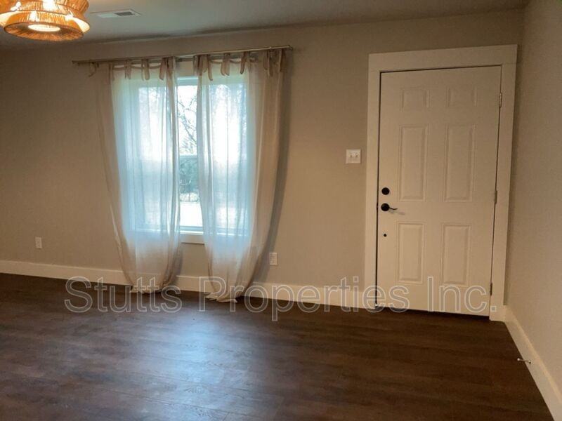 635 Rivermont Rd - Photo 2 of 12