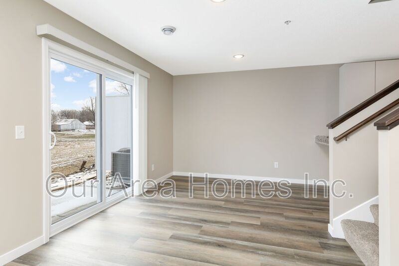 6020 Manchester Ave Ne - Photo 5 of 23