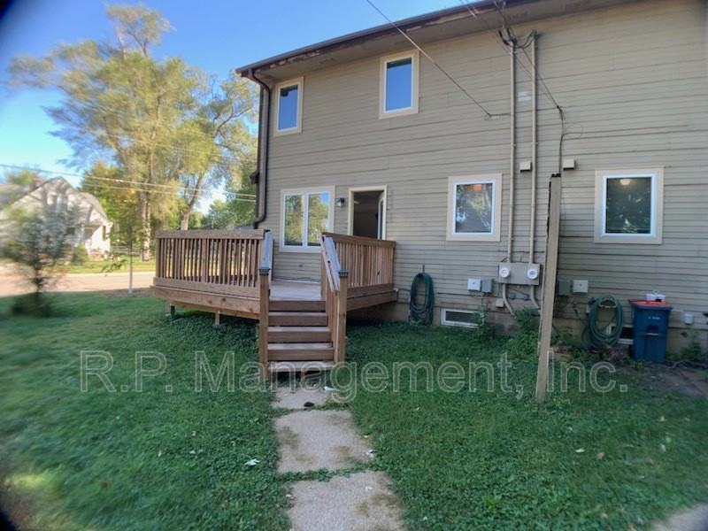44 17th Ave N - Photo 3 of 38