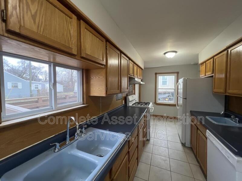 2737 E 36th Ave - Photo 2 of 7