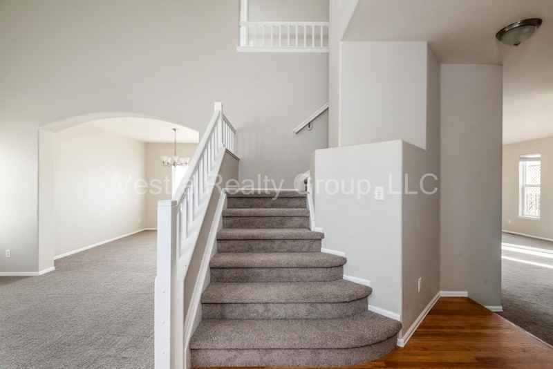 5193 S Liverpool Way - Photo 3 of 31