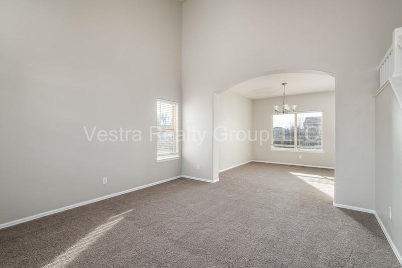 5193 S Liverpool Way - Photo 4 of 31