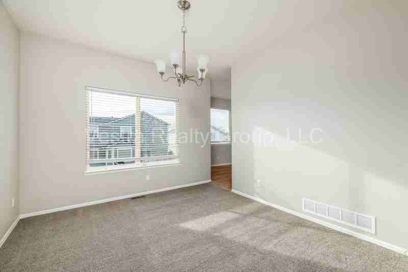 5193 S Liverpool Way - Photo 6 of 31