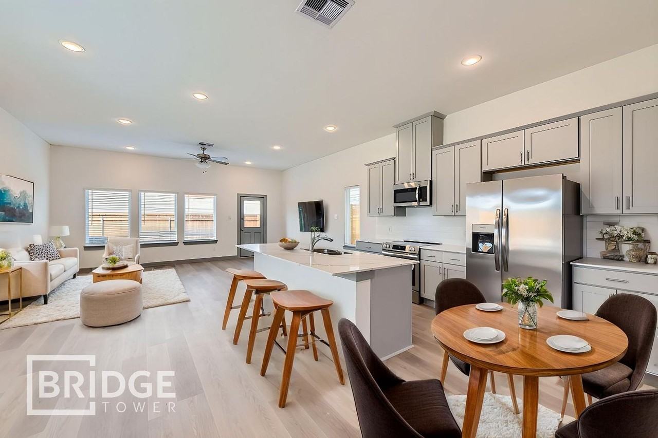 33114 Willow Heights Ln - Photo 2 of 17