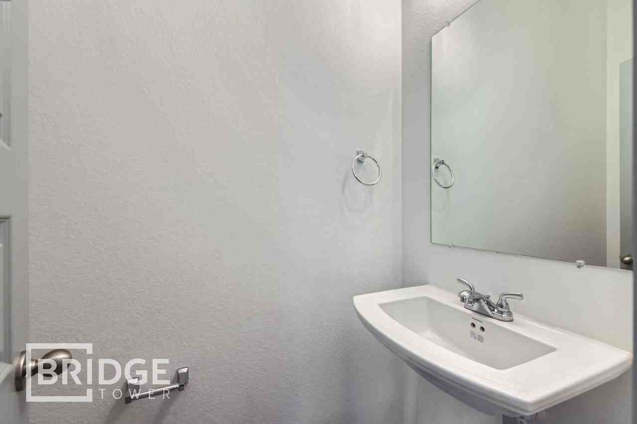 33114 Willow Heights Ln - Photo 5 of 17