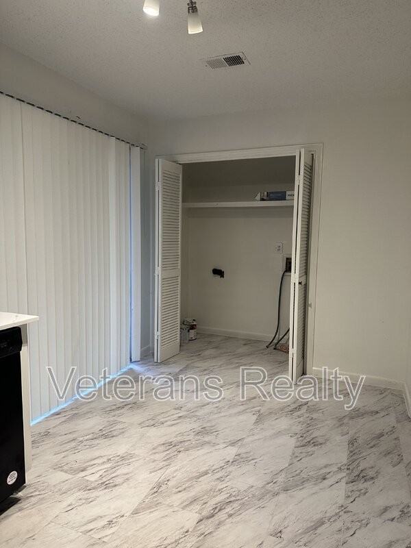 111 Via Don Ray Rd Apt D - Photo 6 of 19