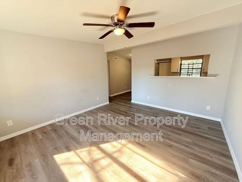 1033 Ake Ln - Photo 3 of 22