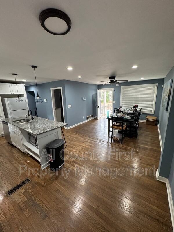 656 Cedar Ave Nw - Photo 4 of 29