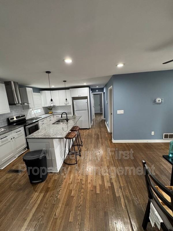 656 Cedar Ave Nw - Photo 7 of 29