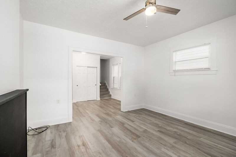 848 Carpenter St - Photo 3 of 22