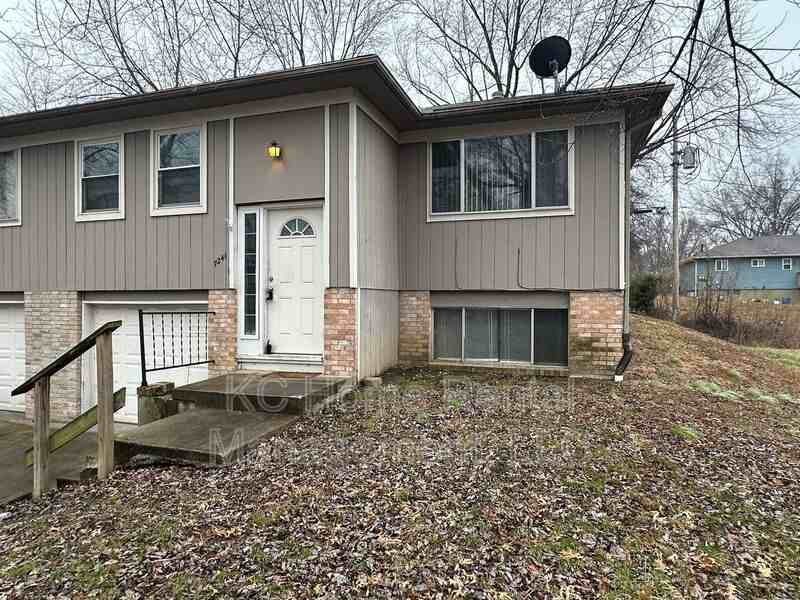 7241 Gilmore Ave - Photo 2 of 31