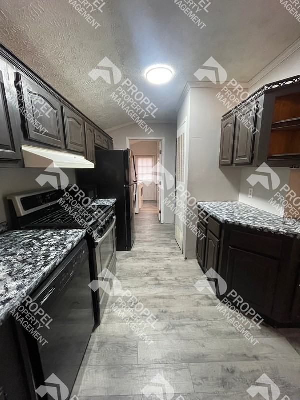 6043 4th St - Photo 2 of 30