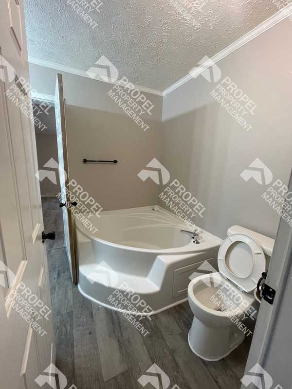 6043 4th St - Photo 5 of 30