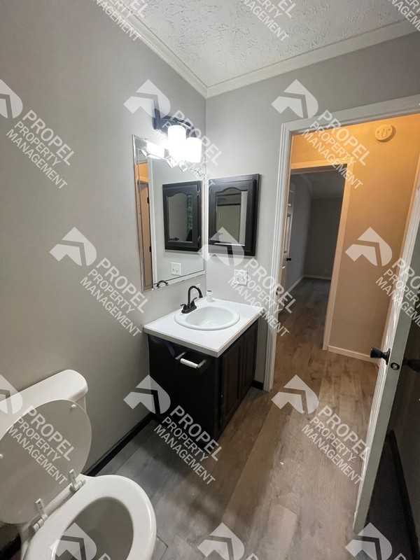 6043 4th St - Photo 6 of 30