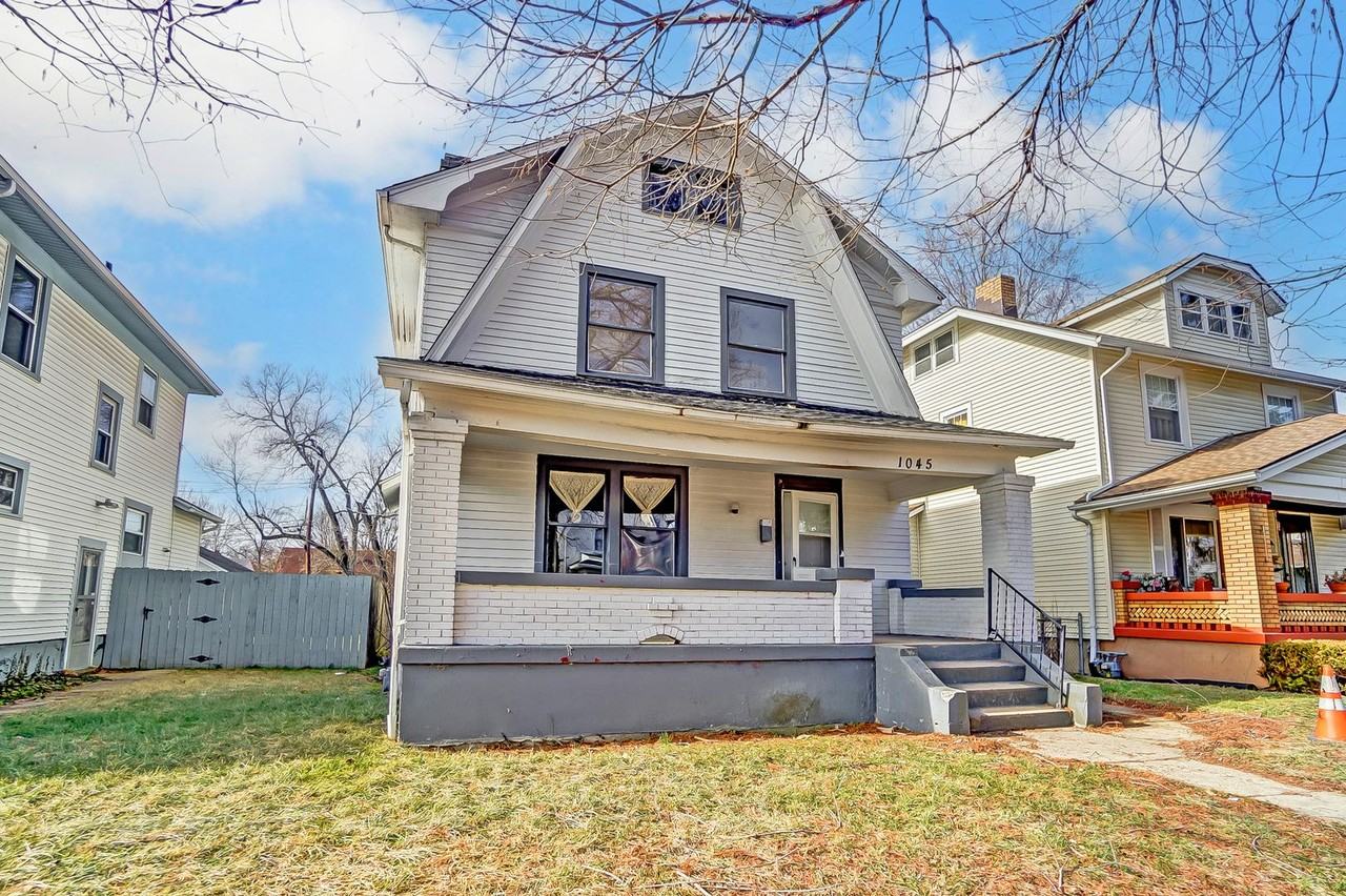 1045 Shakespeare Ave - Photo 2 of 38