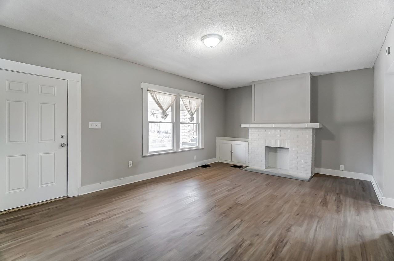 1045 Shakespeare Ave - Photo 5 of 38