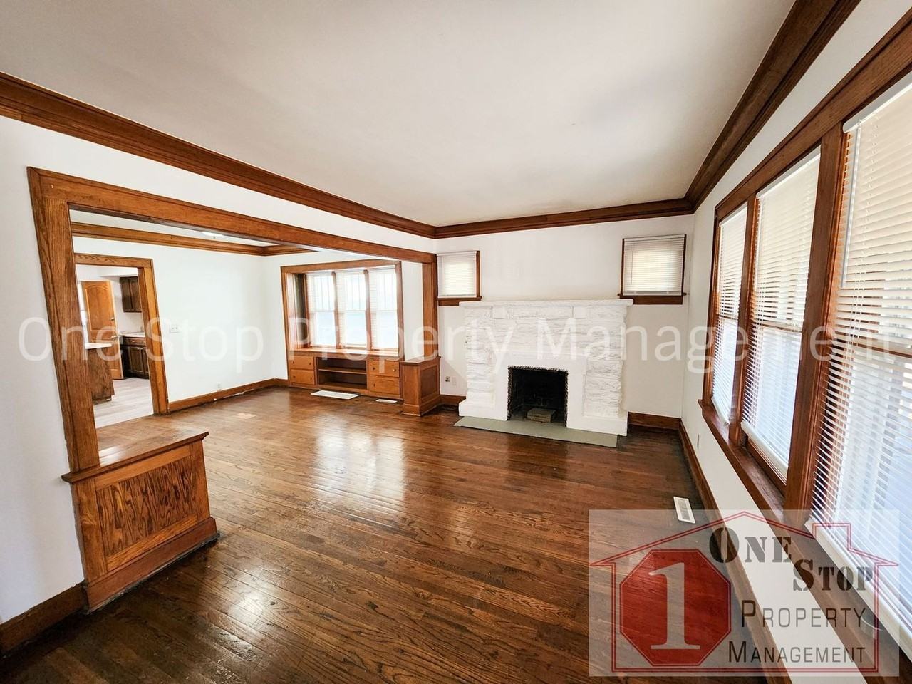 1220 S Ash Ave - Photo 2 of 20